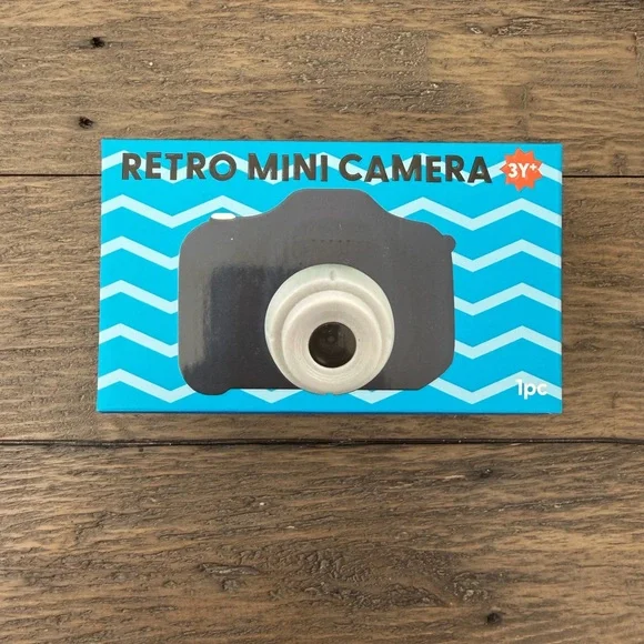 Retro Mini Camera - Picture 1 of 2